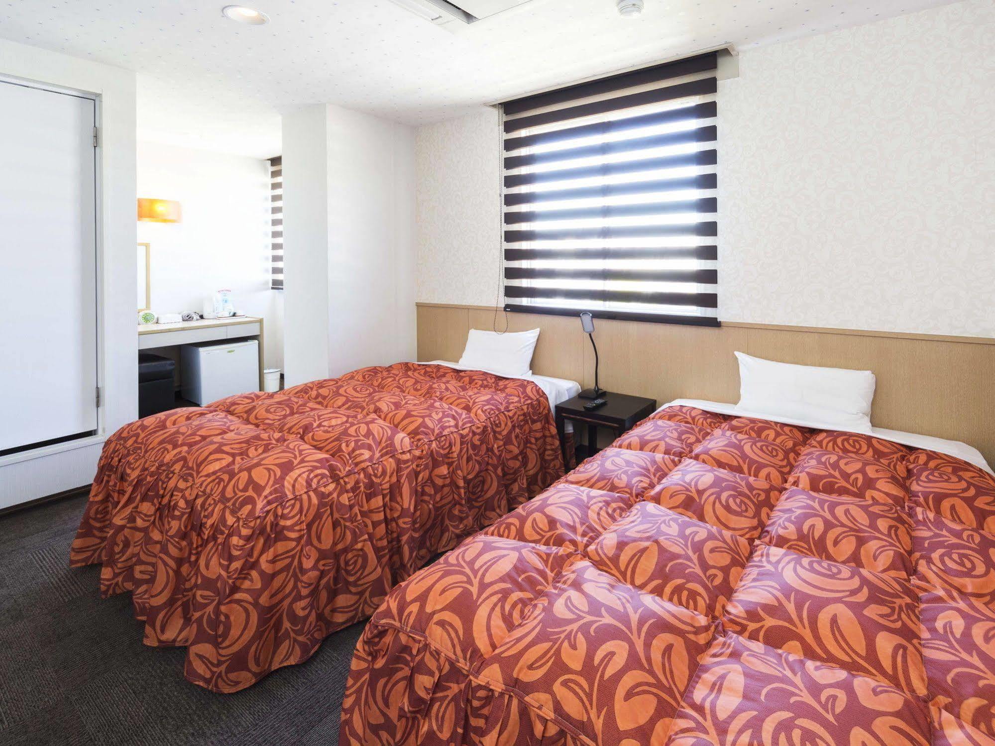 Hotel Minatoya Kōchi Exteriör bild