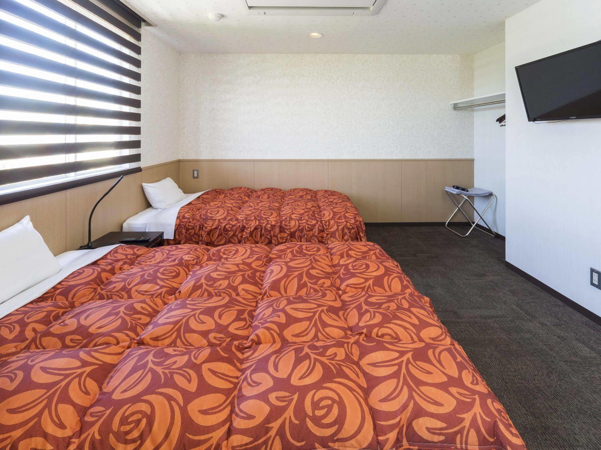 Hotel Minatoya Kōchi Exteriör bild